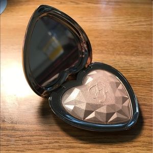 Too Faced Highlight